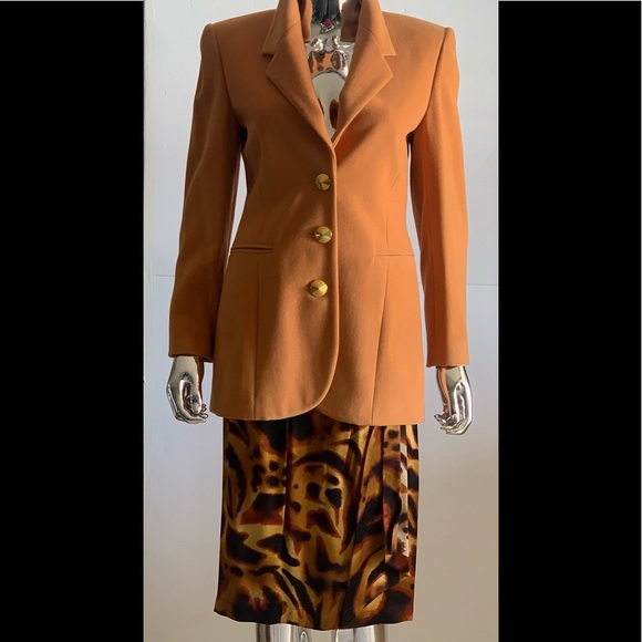 “HOST PICK” Vintage Escada Silk Skirt - Picture 4 of 4